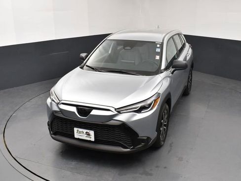 Used 2024 Toyota Corolla Cross AWD Hybrid image 14