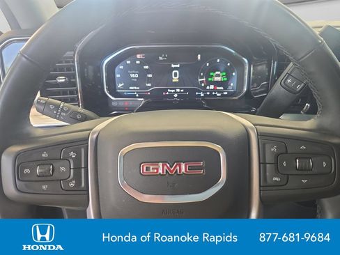 Used 2025 GMC Sierra 1500 SLT AWD/4WD image 25
