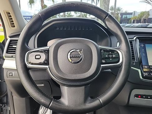 Used 2016 Volvo XC90 T6 Momentum w/ Vision Package image 17