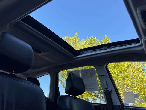 Used 2018 Subaru Forester 2.5i Limited AWD/4WD image 17