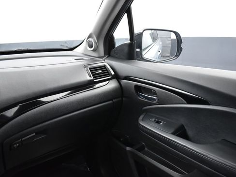 Used 2022 Honda Pilot Touring image 17