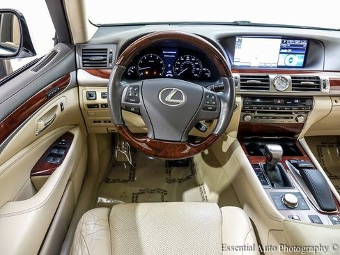 Used 2014 Lexus LS 460 AWD image 2