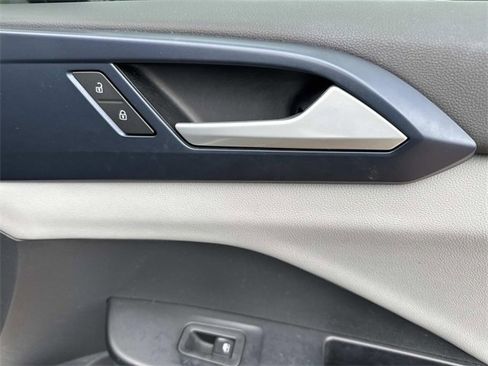 Used 2022 Volkswagen Taos SE w/ Panoramic Sunroof Package image 20