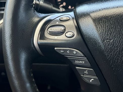 Used 2020 Nissan Pathfinder SL FWD image 33