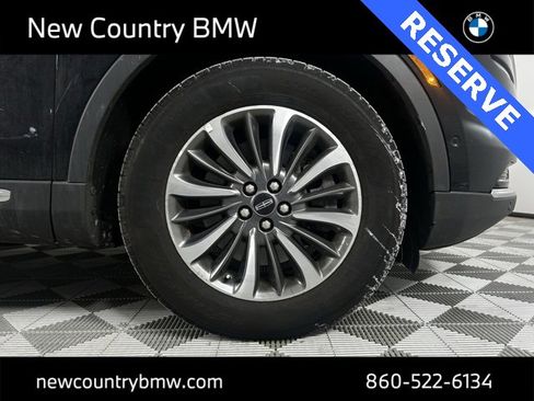 Used 2022 Lincoln Nautilus Reserve image 9