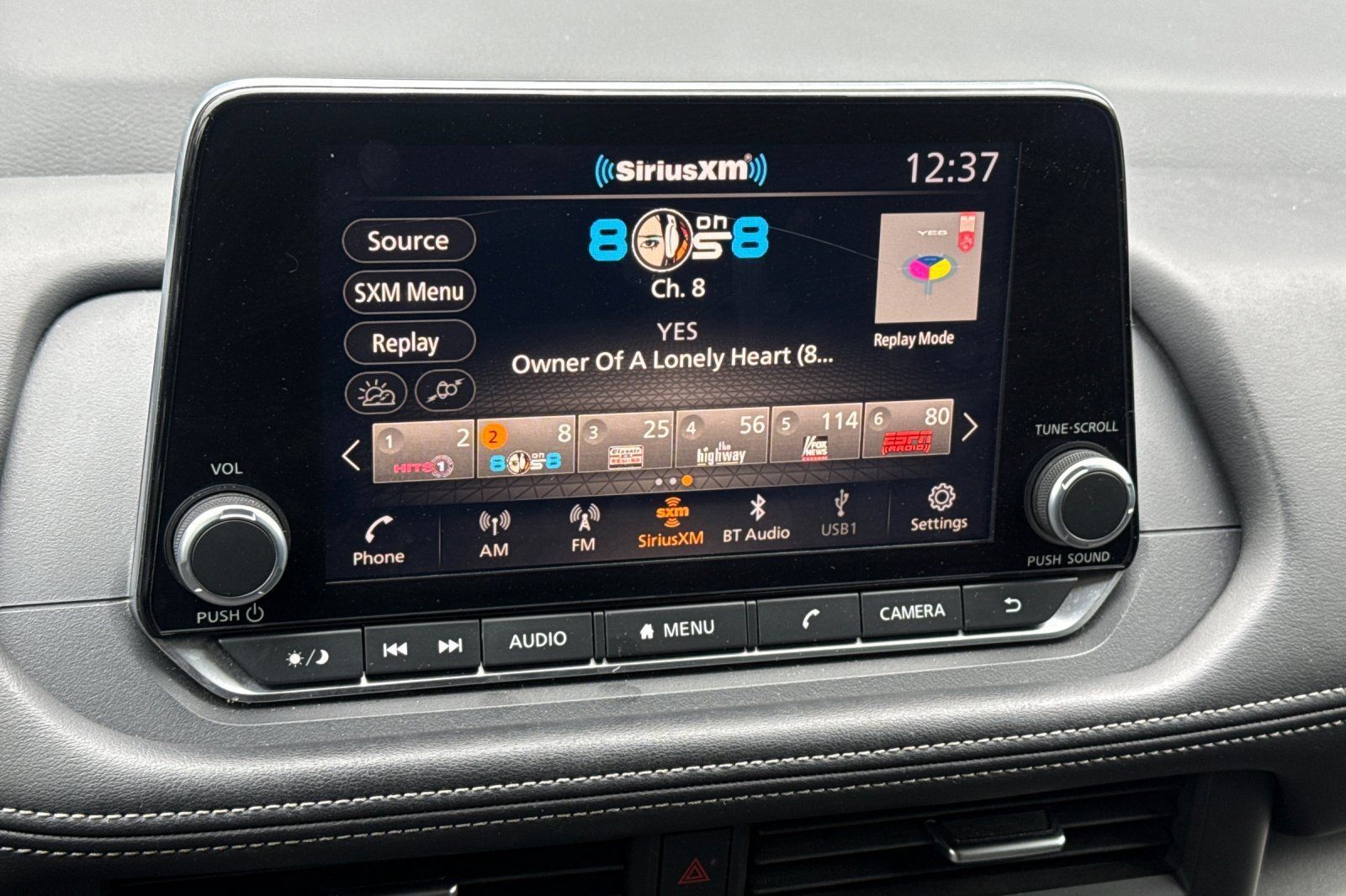 Used 2025 Nissan Rogue SV FWD image 25
