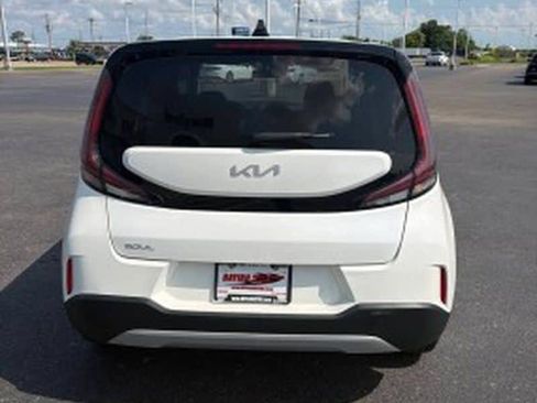 Used 2024 Kia Soul LX w/ Option Group 015 FWD image 5