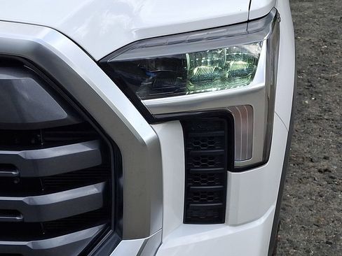 Used 2025 Toyota Tundra Limited AWD/4WD image 9