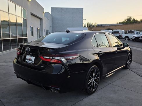 Used 2022 Toyota Camry SE image 5
