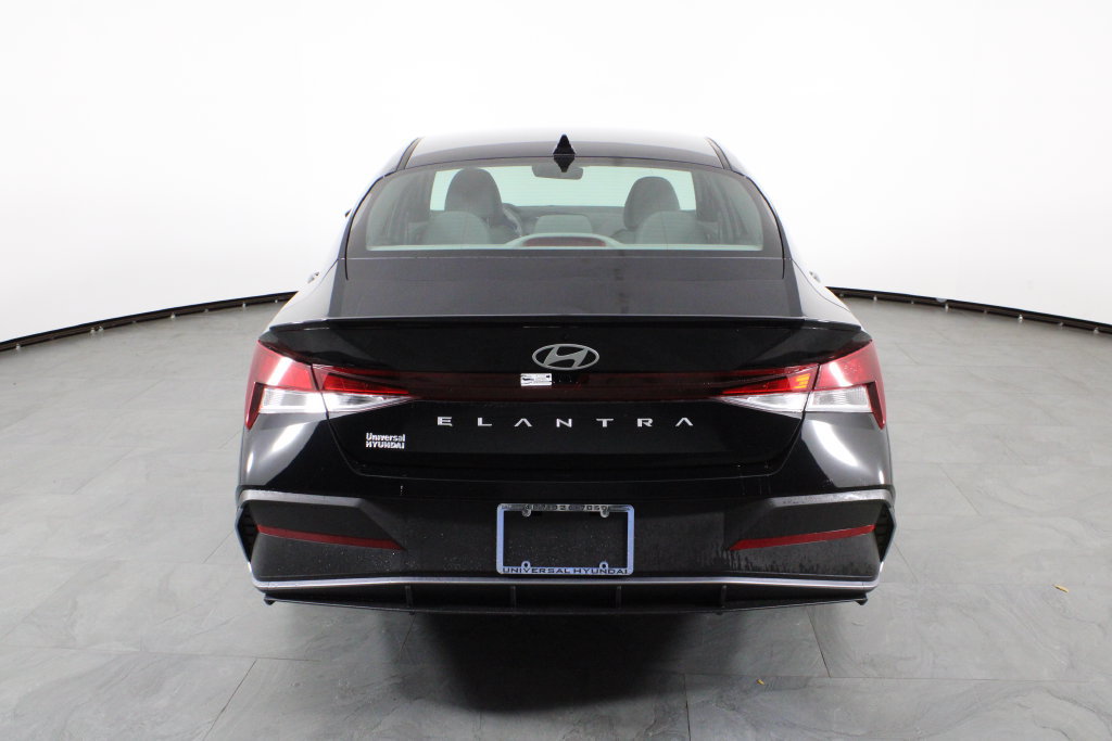 Certified 2026 Hyundai Elantra Sport FWD image 11