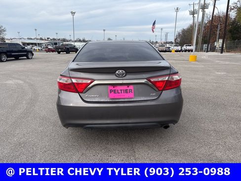Used 2015 Toyota Camry SE image 6