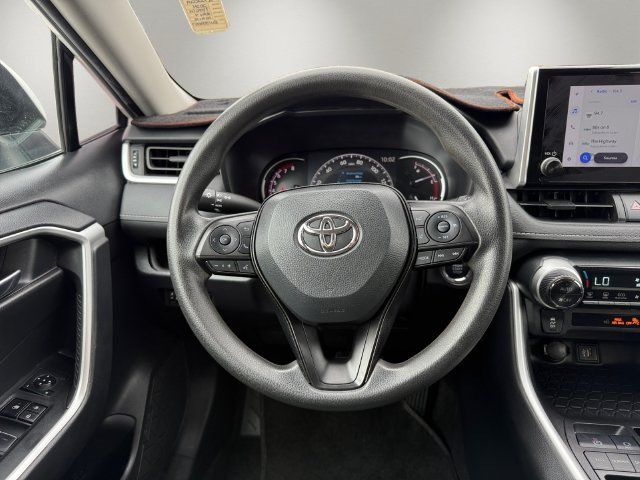 Used 2024 Toyota RAV4 XLE FWD image 10