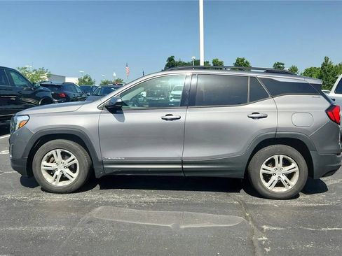 Used 2018 GMC Terrain SLE w/ Driver Convenience Package FWD image 5