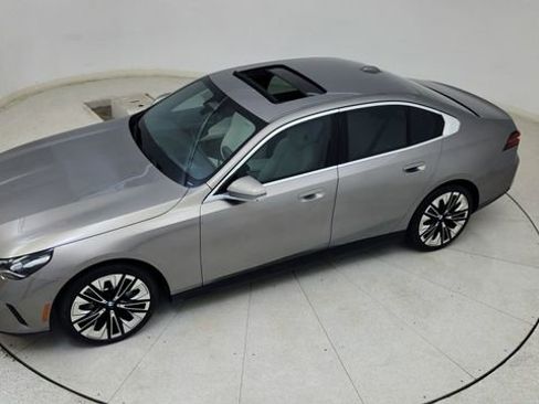 Used 2025 BMW 530i RWD image 82