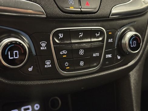 Used 2023 Chevrolet Equinox LT w/ Driver Convenience Package AWD/4WD image 27