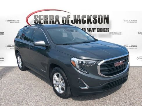 Used 2020 GMC Terrain SLE w/ Driver Convenience Package FWD image 2