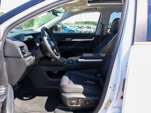New 2027 GMC Terrain Denali w/ LPO, Floor Liner Package AWD/4WD image 8