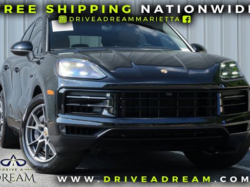 Used 2024 Porsche Cayenne Coupe AWD/4WD image 2
