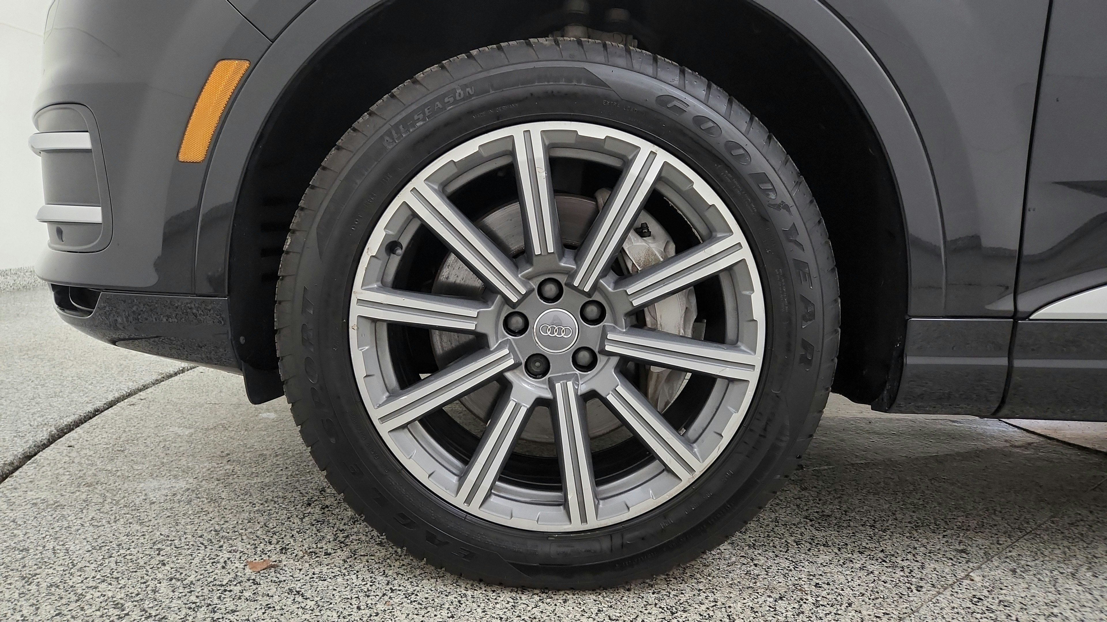 Used 2018 Audi Q7 3.0T Premium Plus AWD/4WD image 38