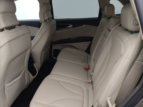 Used 2019 Lincoln Nautilus Reserve image 18