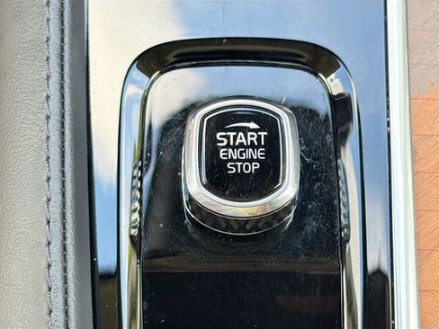 Used 2024 Volvo XC90 B6 Plus AWD/4WD image 36