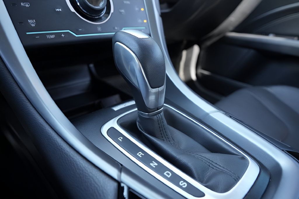 Used 2015 Ford Fusion Titanium FWD image 31