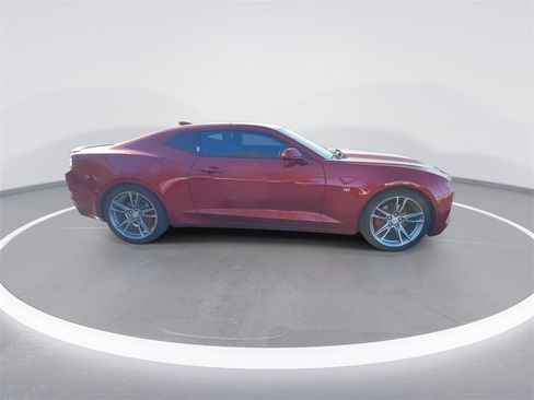 Used 2021 Chevrolet Camaro LT w/ RS Package image 9