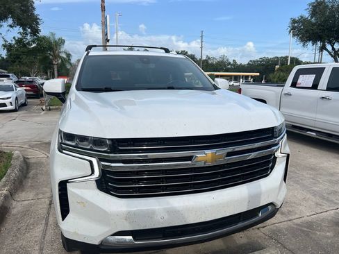 Used 2022 Chevrolet Suburban LT AWD/4WD image 2
