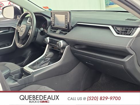Used 2020 Toyota RAV4 XLE FWD image 26