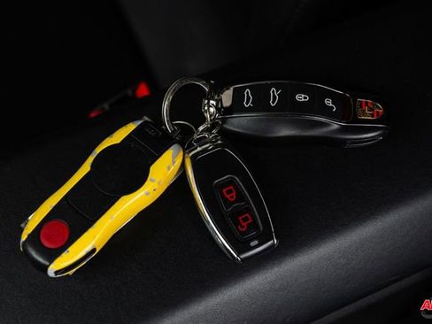 Used 2016 Porsche Cayman RWD image 75