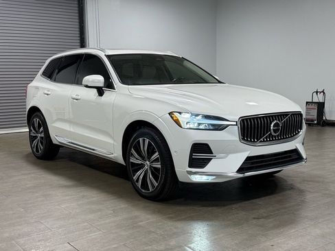 Used 2023 Volvo XC60 B5 Ultimate w/ Protection Package Premier image 2