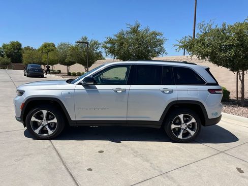 Used 2024 Jeep Grand Cherokee Limited 4xe w/ Luxury Tech Group II AWD/4WD image 10