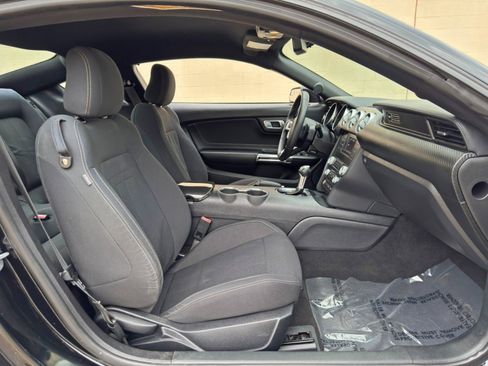 Used 2020 Ford Mustang Coupe RWD image 14