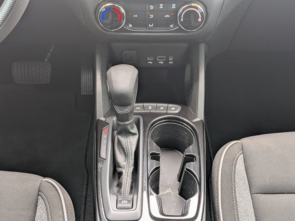 Used 2022 Chevrolet TrailBlazer LT FWD image 19