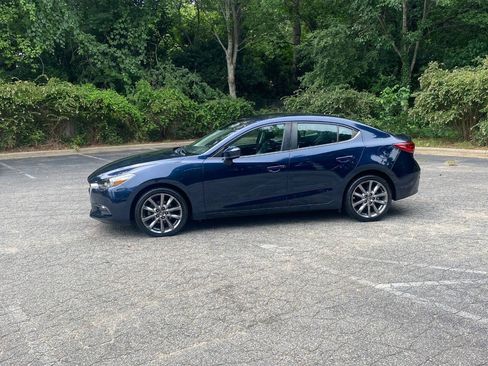 Used 2018 MAZDA MAZDA3 Touring FWD image 8