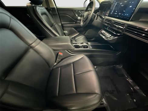 Used 2023 Lincoln Corsair AWD w/ Towing Package image 28
