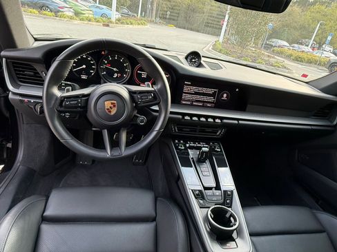 Used 2024 Porsche 911 Carrera 4 image 4