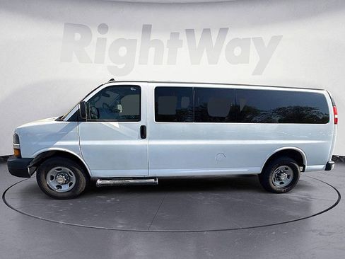 Used 2020 Chevrolet Express 3500 LT w/ LT Preferred Equipment Group RWD image 2