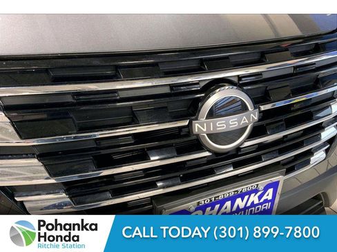 Used 2025 Nissan Rogue SV image 31