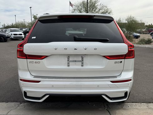 Used 2024 Volvo XC60 B5 Plus w/ Protection Package Premier image 4