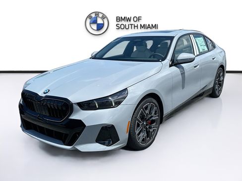 New 2027 BMW 530i RWD image 3