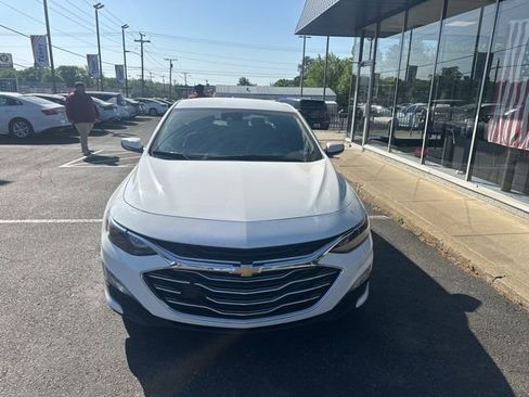 Used 2023 Chevrolet Malibu LT FWD image 2