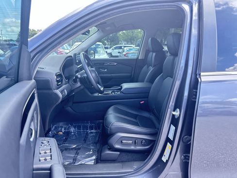 Used 2025 Honda Pilot EX-L image 2