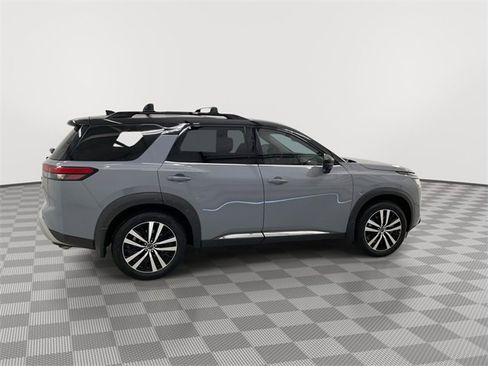 Used 2024 Nissan Pathfinder Platinum w/ Black Appearance Package image 12