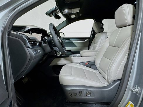 New 2026 GMC Acadia Elevation image 12