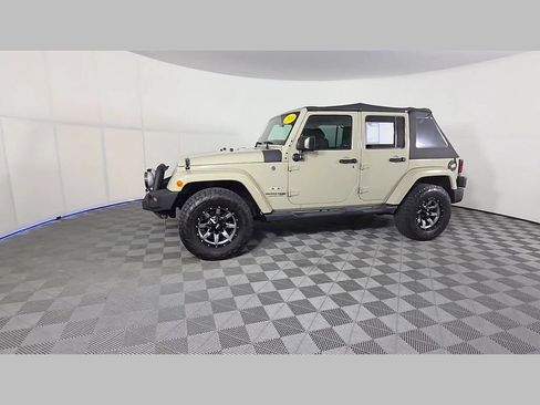 Used 2018 Jeep Wrangler Unlimited Sahara w/ Connectivity Group AWD/4WD image 47