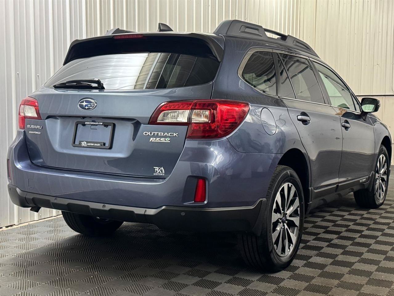 Used 2017 Subaru Outback 2.5i Limited AWD/4WD image 4