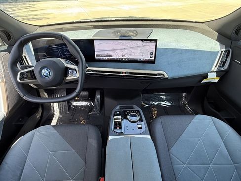 Used 2025 BMW iX xDrive50 w/ Sport Package image 29
