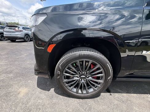 Used 2023 Cadillac Escalade V AWD/4WD image 10