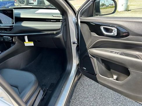 New 2025 Jeep Compass Limited w/ Sun & Sound Group image 29